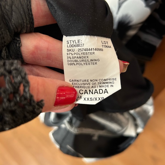 Le Chateau Black and white Ruched Formal Midi Dress❤️XXS - Picture 4 of 6